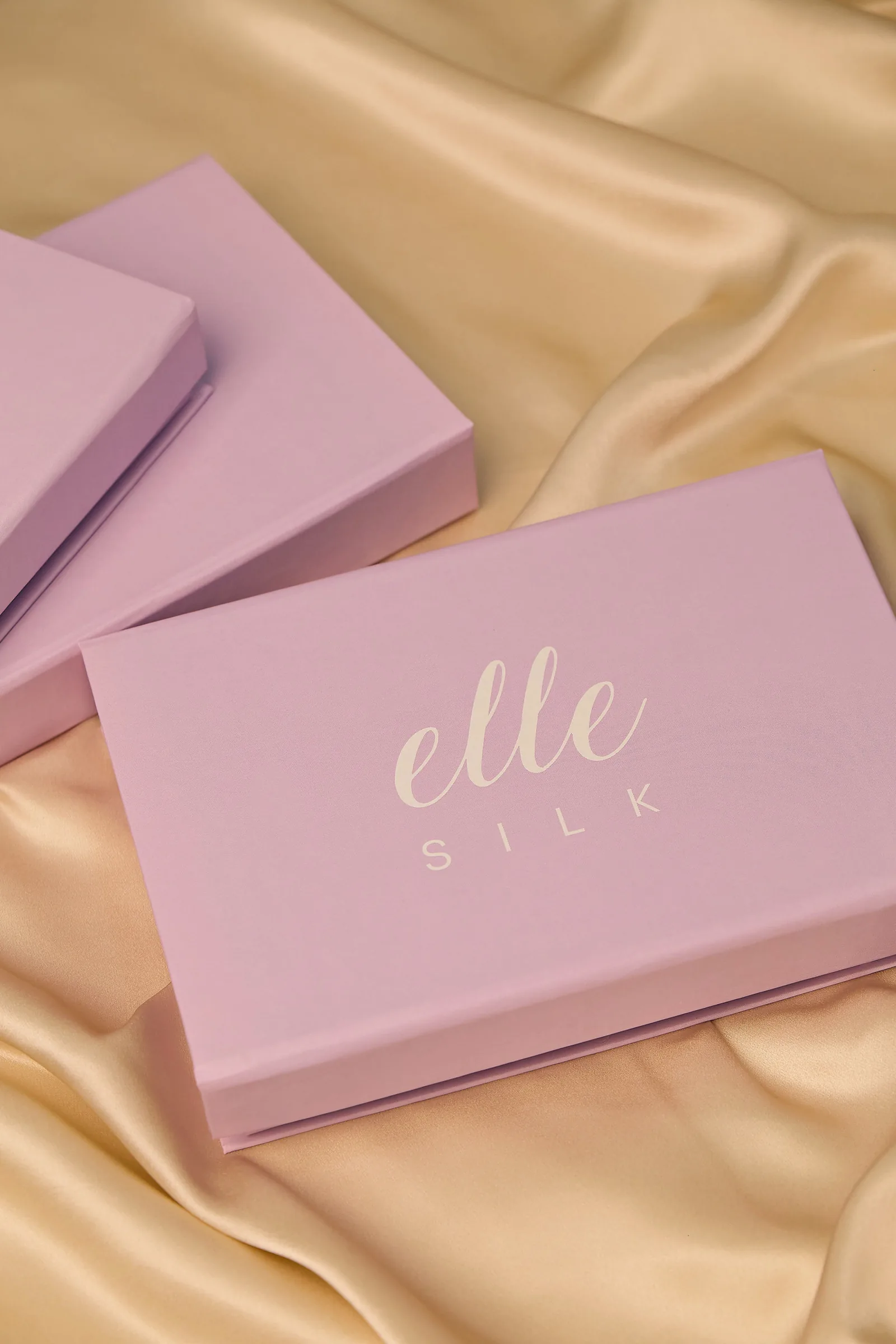 Фирменная коробка Elle Silk на шёлке